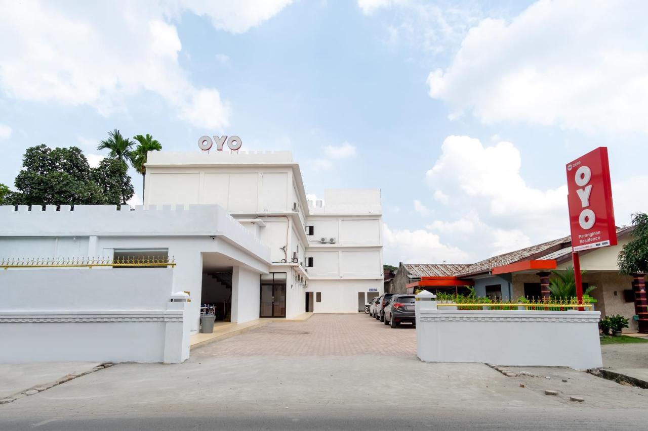 Oyo 2895 Paranginan Residence Medan Exterior photo
