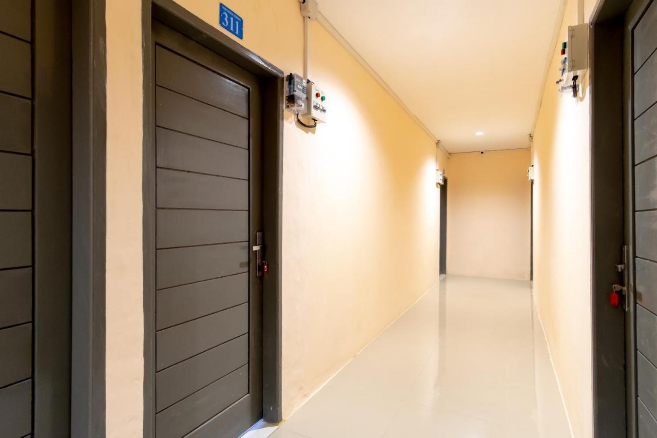 Oyo 2895 Paranginan Residence Medan Exterior photo