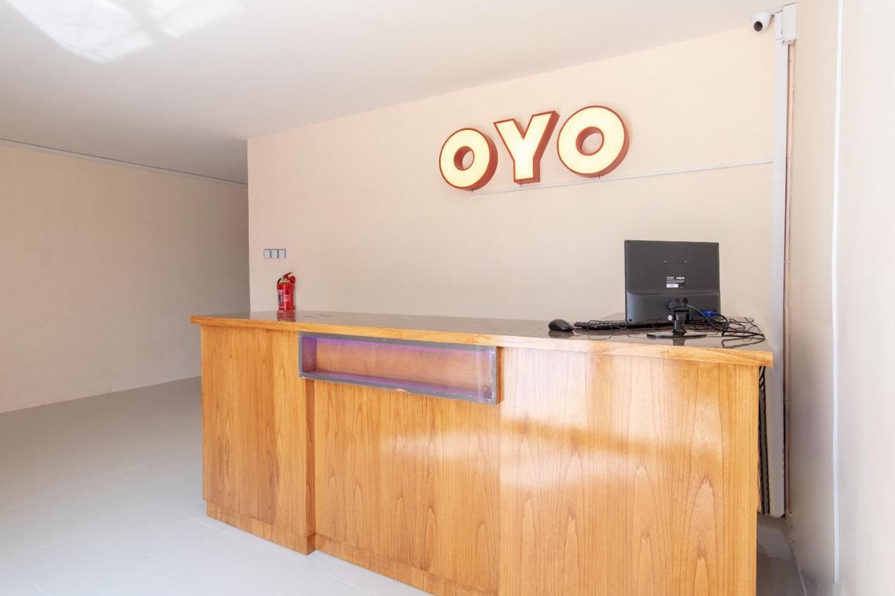 Oyo 2895 Paranginan Residence Medan Exterior photo